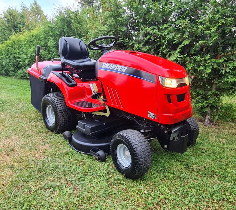 Piękny profesjonalny traktorek kosiarka SNAPPER 19 KM pompa oleju Duży