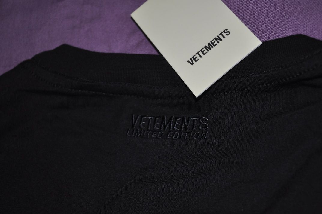 Футболка Vetements