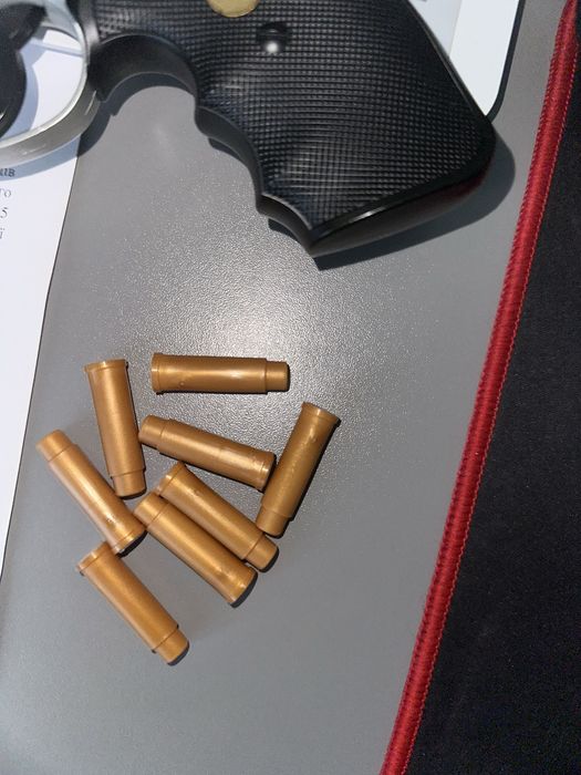 Игрушечный пистолет