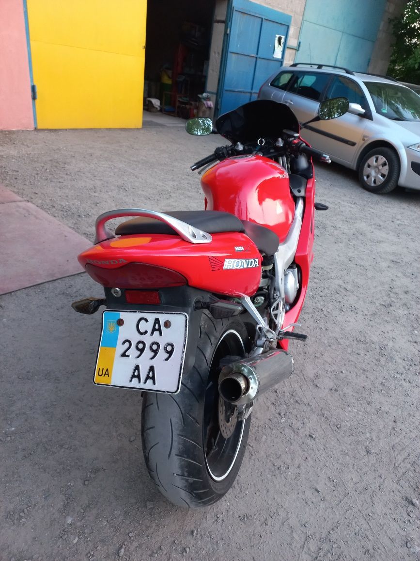 Продам Honda CBR 600F4