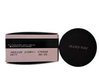 Jedwabisty Puder Wygładzający Medium Ivory  Mary kay