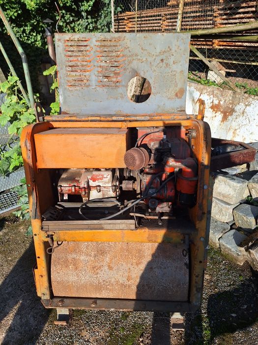 Walec ogrodowy spalinowy WISCONSIN