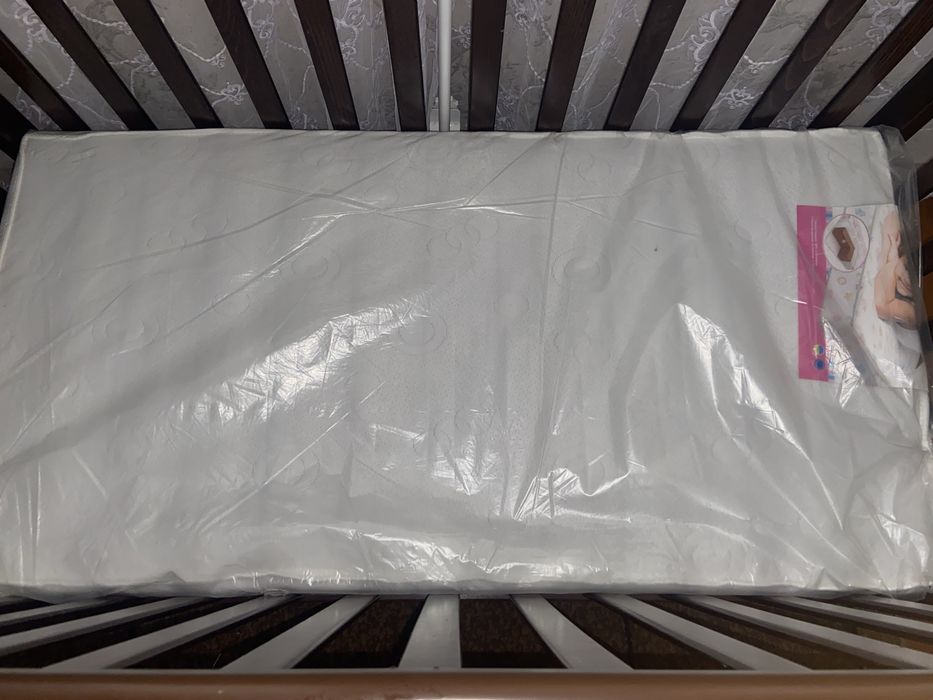 Ліжечко дитяче новий стан повністю укомплектоване