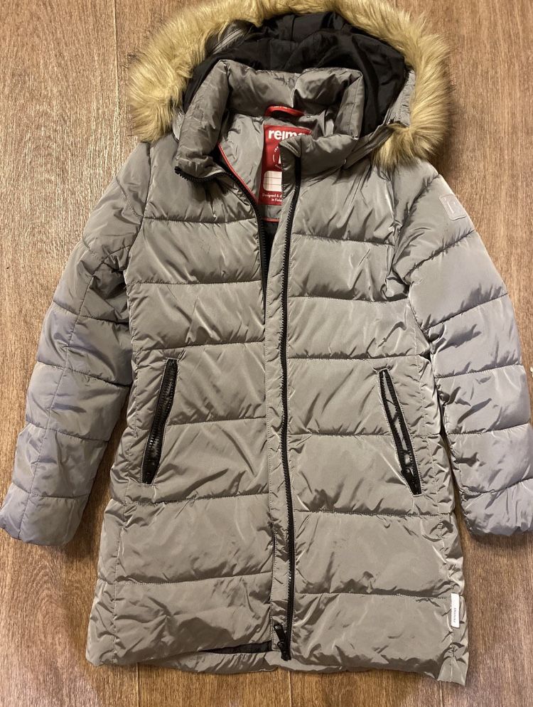 Зимняя куртка reima 140 р