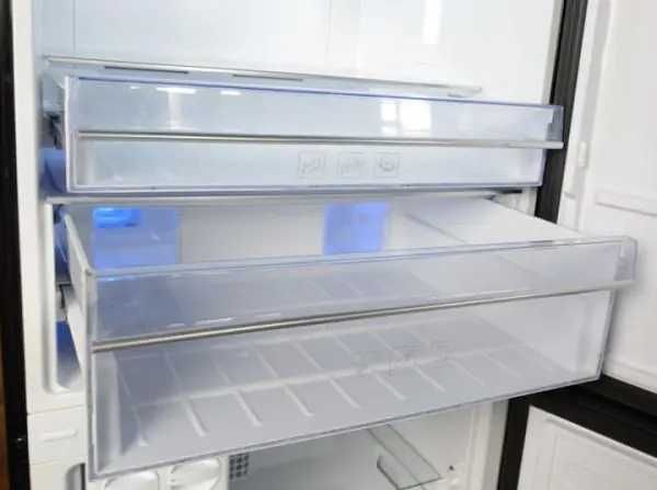 Холодильник BEKO K70520NEG скляний фасад, No Frost, 189/70/70 см, Б/У