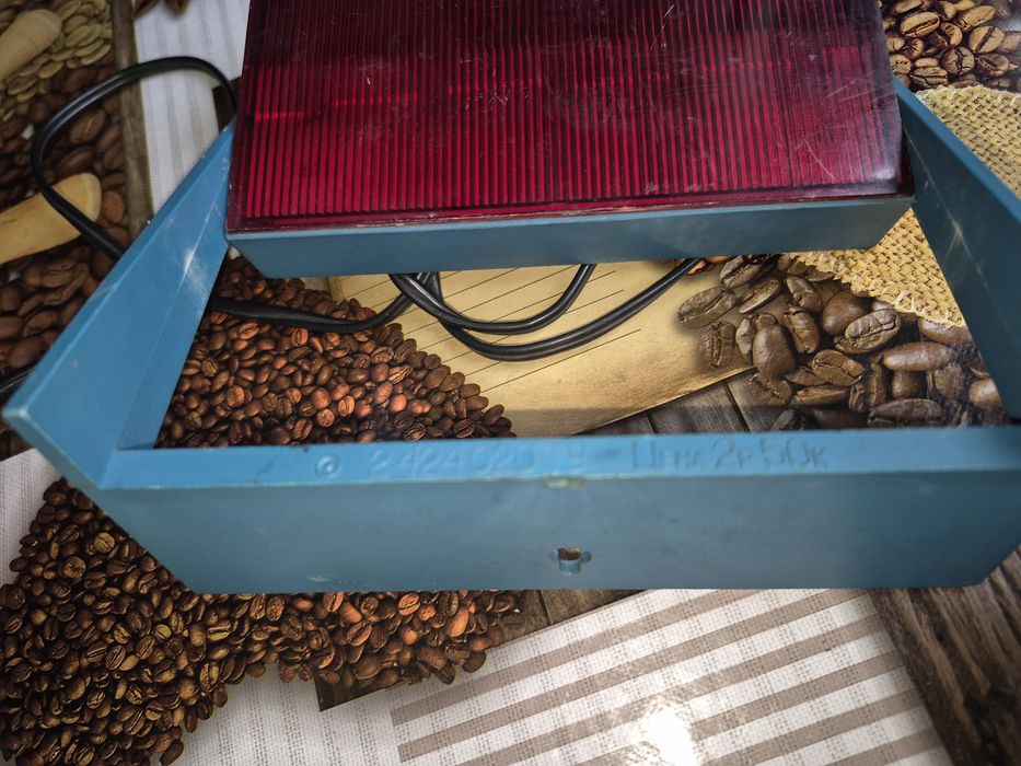 Красная фото лампа СССР.