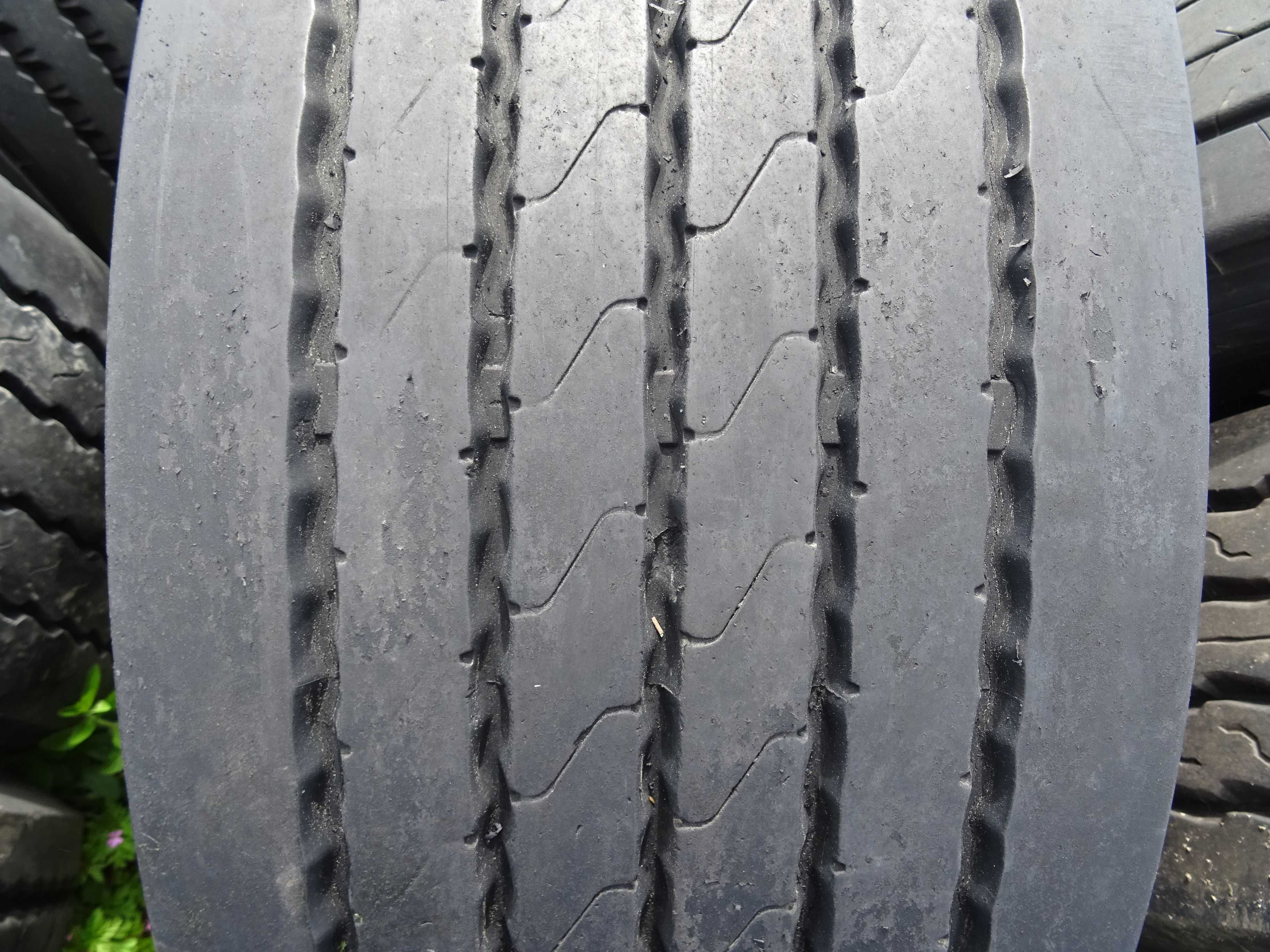 Opona 385/55R22.5 KUMHO KLT 01+ (550 netto)