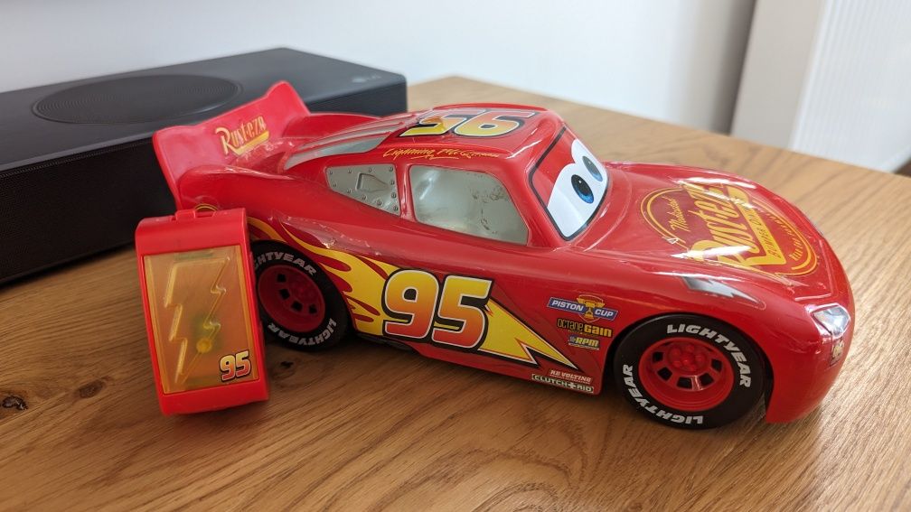 Zdalnie sterowany ZigZag McQueen Auto Cars RC  polecam