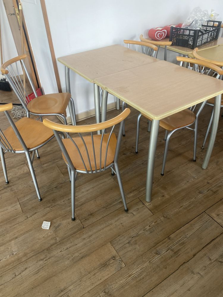 Mesa 70*70cm e cadeiras preco un