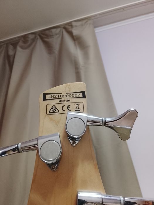 Бас гитара Ibanez GSR180
