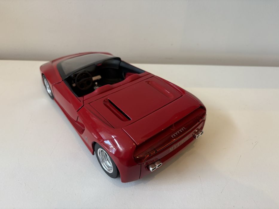 Model Ferrari Mythos 1:18 Revell (bburago maisto welly)