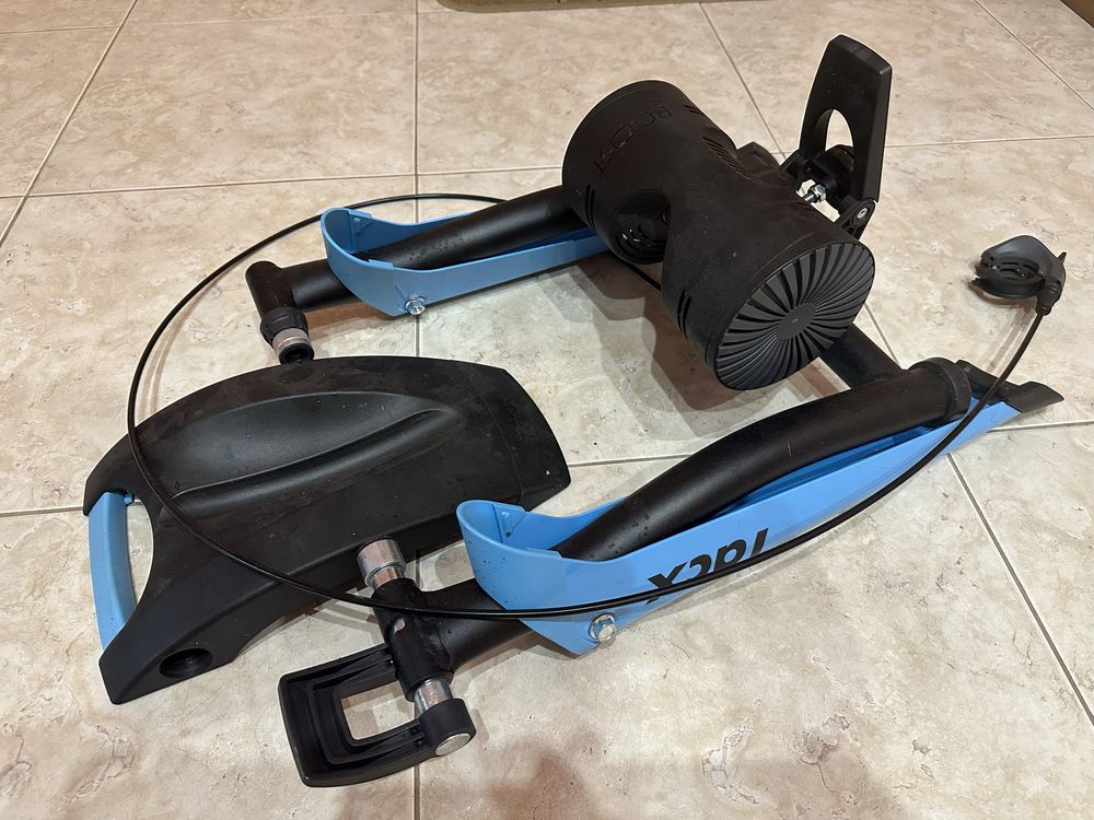 Велотренажер Tacx Boost Trainer.