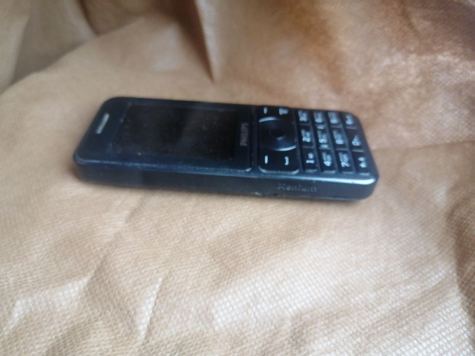 Телефон Philips xenium e181 3100mah