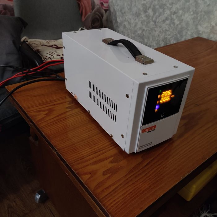 Инвертор 24в/220в.1500ват