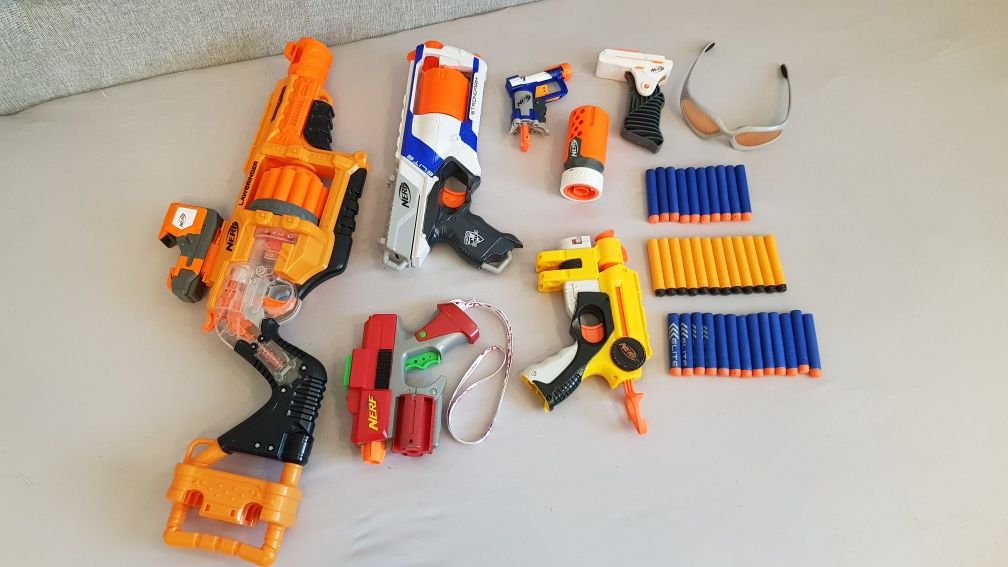 NERF pistolet  9 elementów + lotki