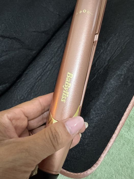 Prancha de cabelo com estojo