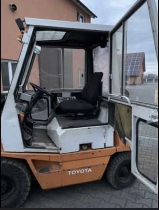 Wózek widłowy TOYOTA