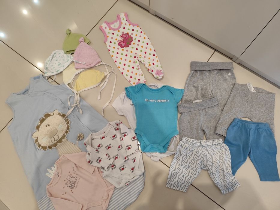 Paka ubranek dla dziewczynki 56/62cm