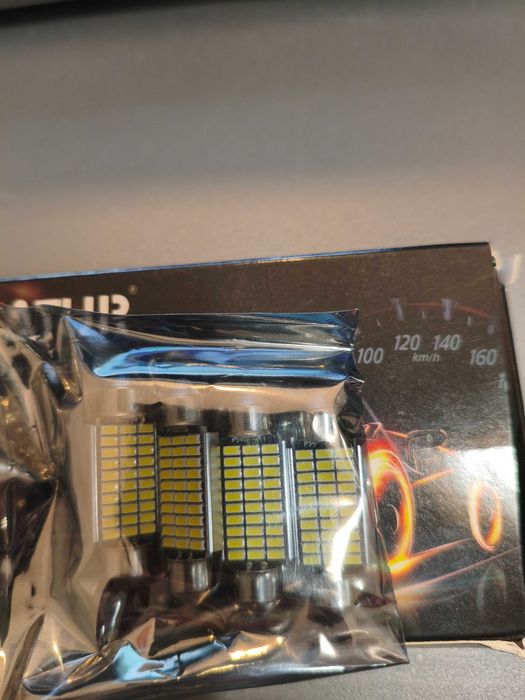 Żarówki LED XATUR C5W T15 W16W Canbus 12V białe