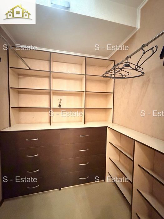 Продам квартиру в таунхаусі Французський бульвар, Захистників України