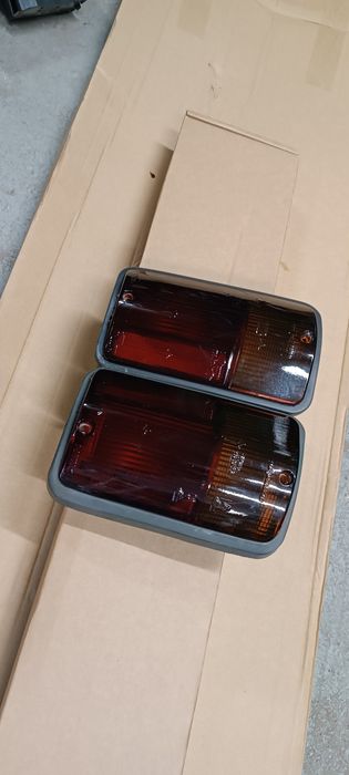 Fiat 126p lampy tylne elegant czarna folia lewą i prawa