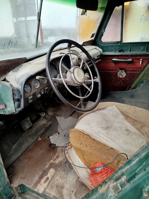 продам УАЗ 4*4 с запасным мотором