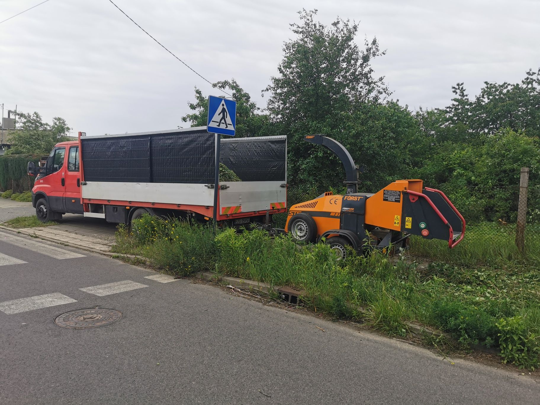 Usługa rębakiem wycinka drzew Mulczer powierzchowny Koszenie