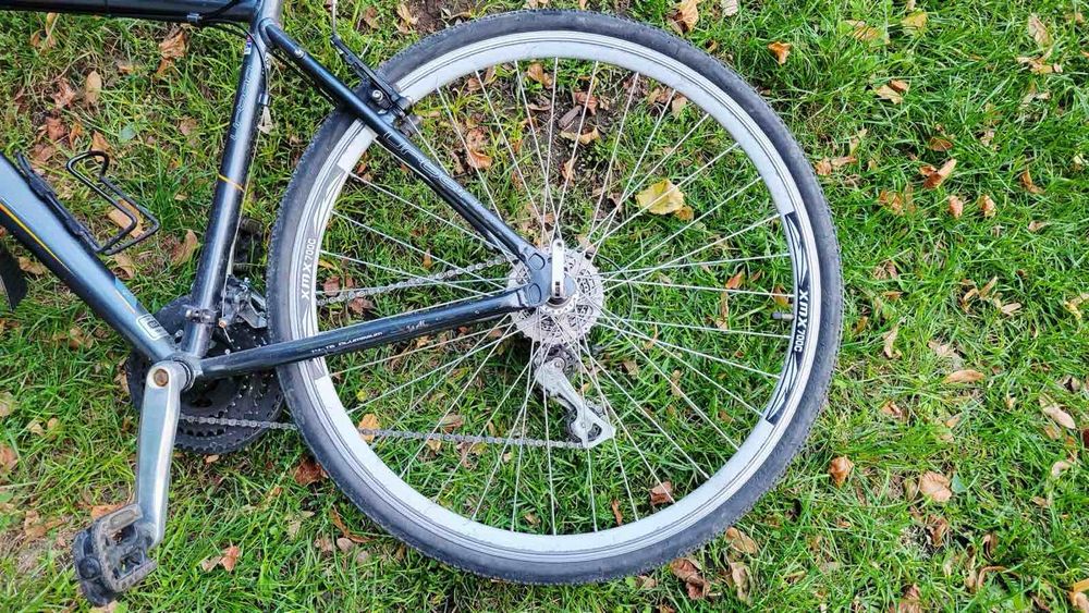 Rower crossowy z osprzętem Shimano – gotowy do jazdy!