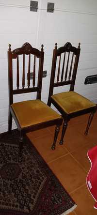 Cadeiras madeira vintage tampovem veludo