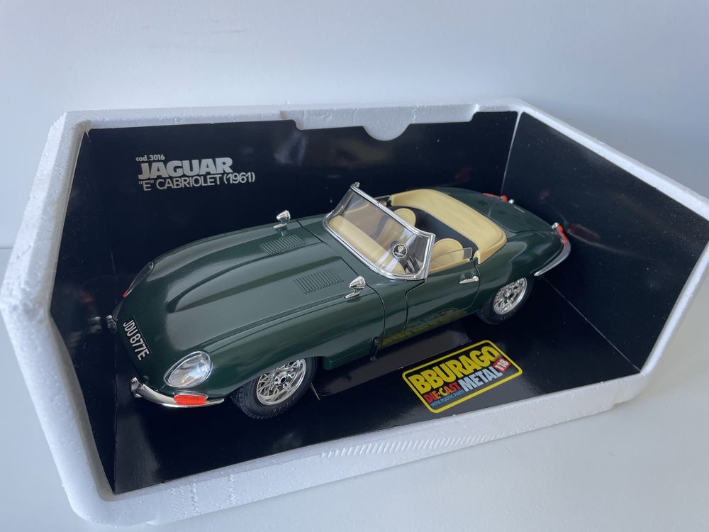 84. Model Jaguar E-Type 1:18 BBurago Burago (nie maisto welly)