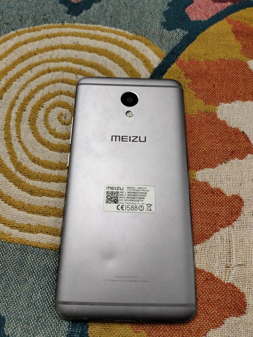 Продам неробочий телефон Meizu