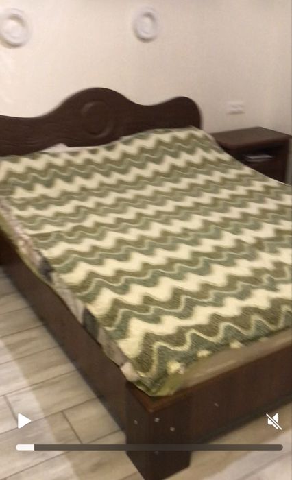 Двохспальне ліжко з матрасом