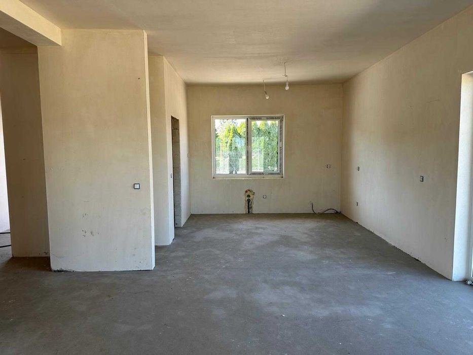 Окремостоячий будинок з гаражем під Варшавою