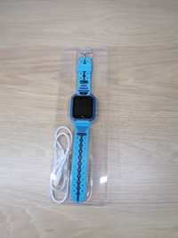 Smartwatch niebieski z wieloma funkcjami