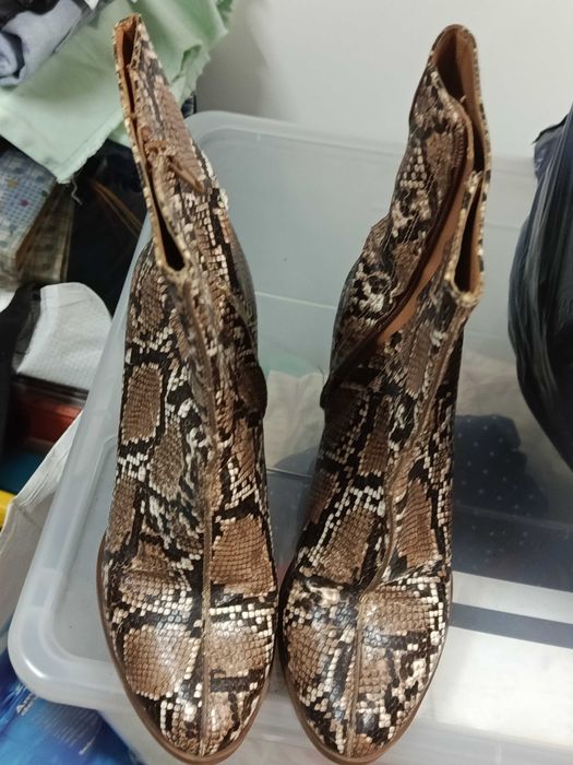 Botas padrao cobra cores tendência