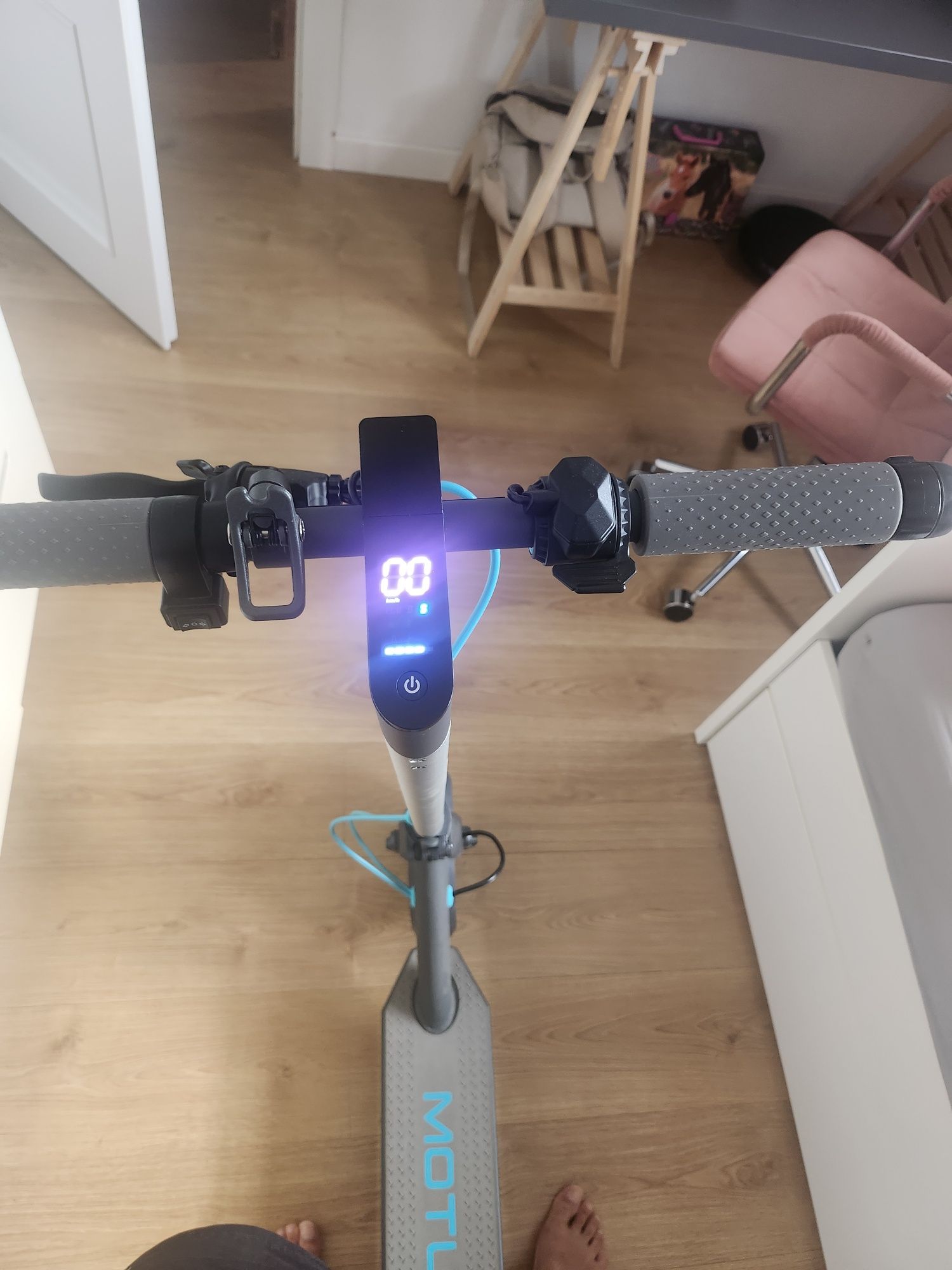 Hulajnoga Motus scooty 10 lite