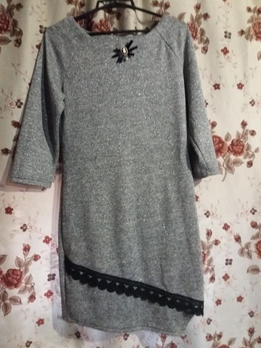 продам очень красивые нарядные платья