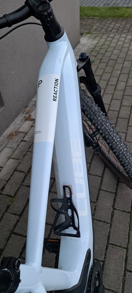 Rower elektryczny CUBE Reaction Hybrid Pro