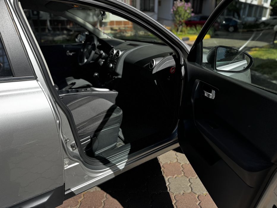 Продам nisan QashQai 2007