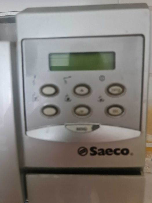 Професійна італійська кавомашина Saeco royal digital plus