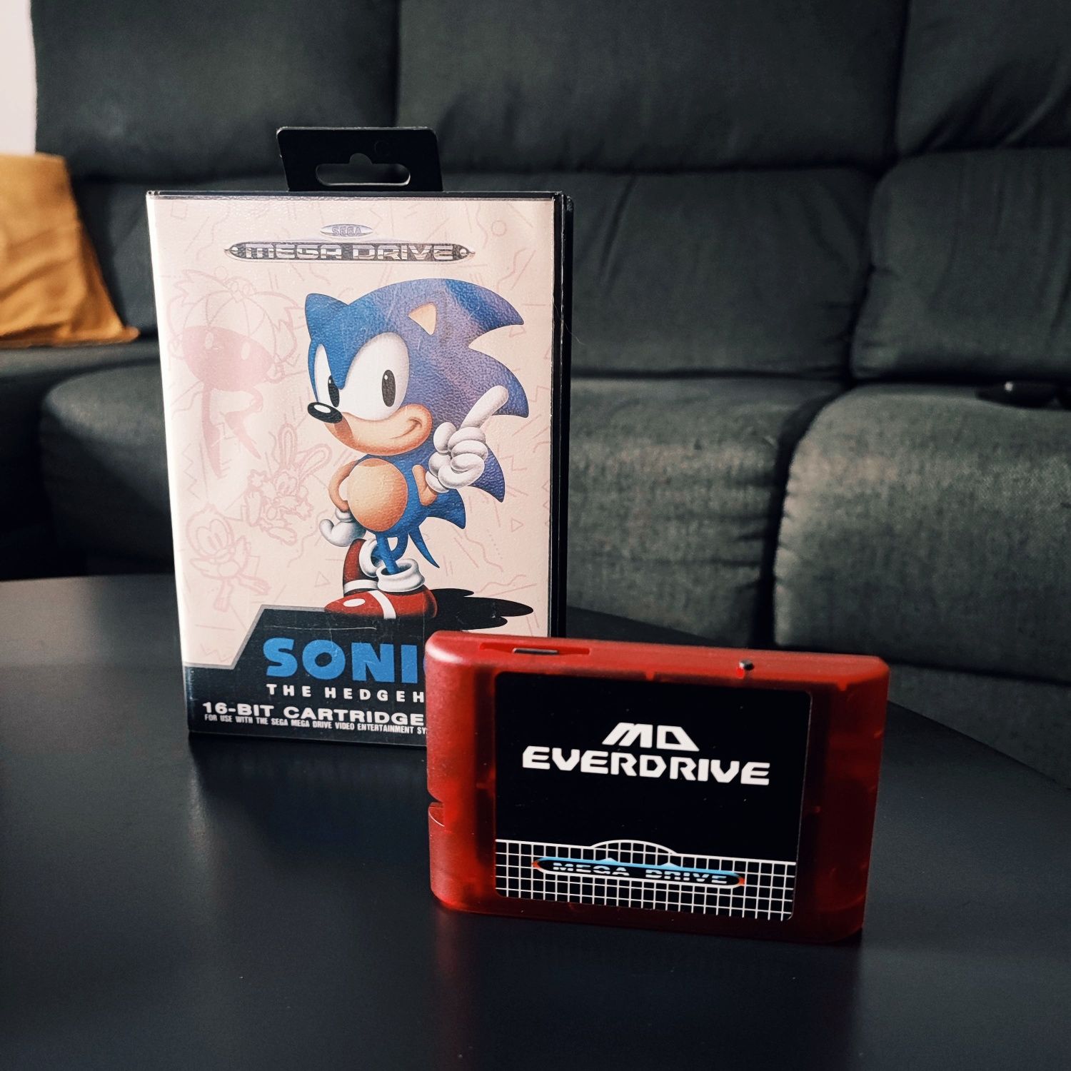 Sega Megadrive II + 2 Comandos + Jogos