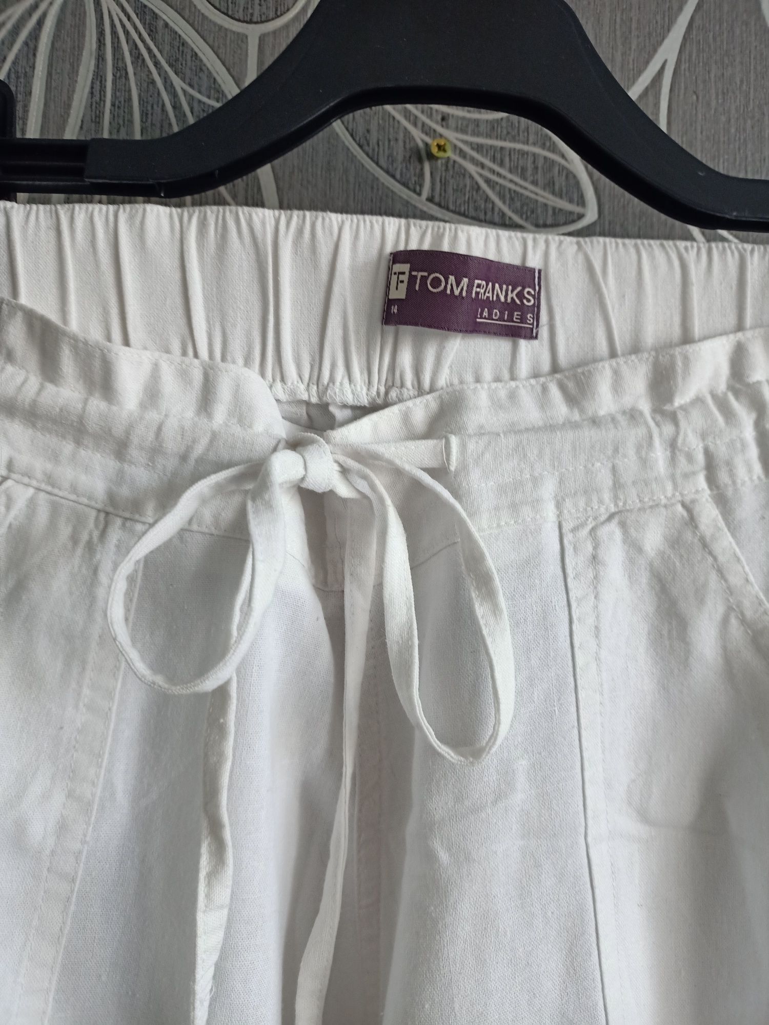 Białe kuloty rayon plus len