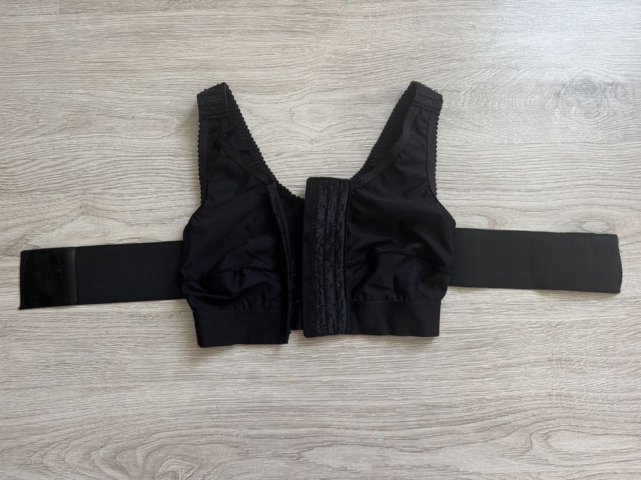 BIustonosz po operacji pooperacyjny top