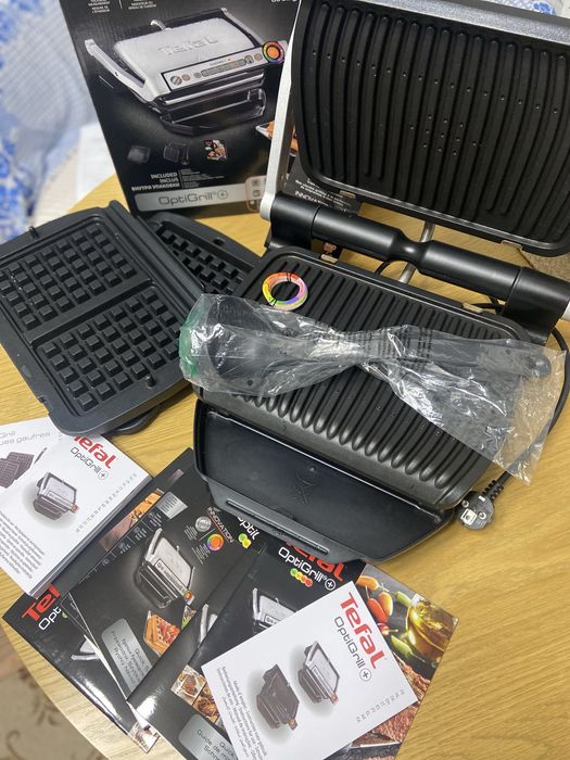 Гриль-барбекю електричний Tefal OptiGrill+ GC716D12