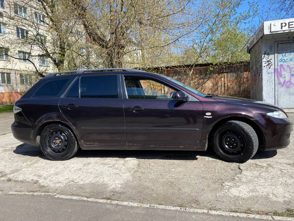 Mazda 6.