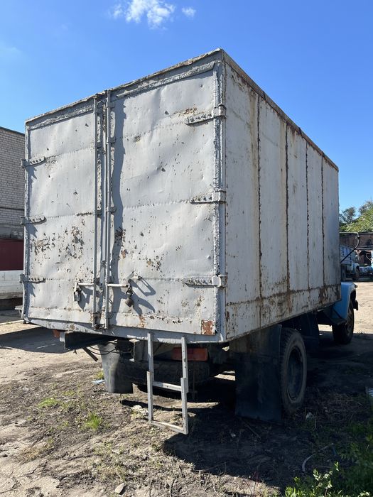 Продеється Газ 3307