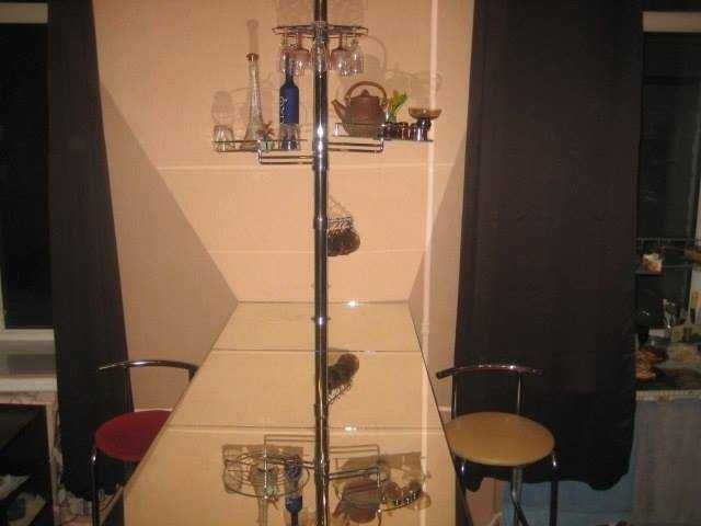 Подiл. метро Контрактова площа  8 хв. пішки. вул.Введенська 6