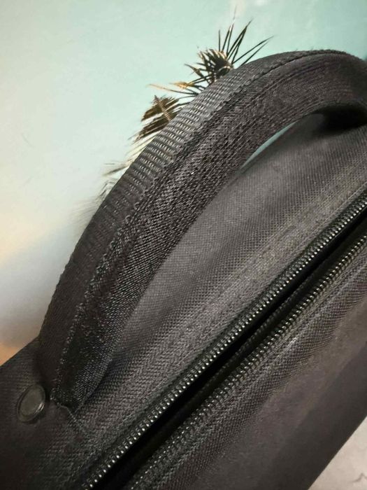 Torba na laptopa większą zmieści się 19 cali