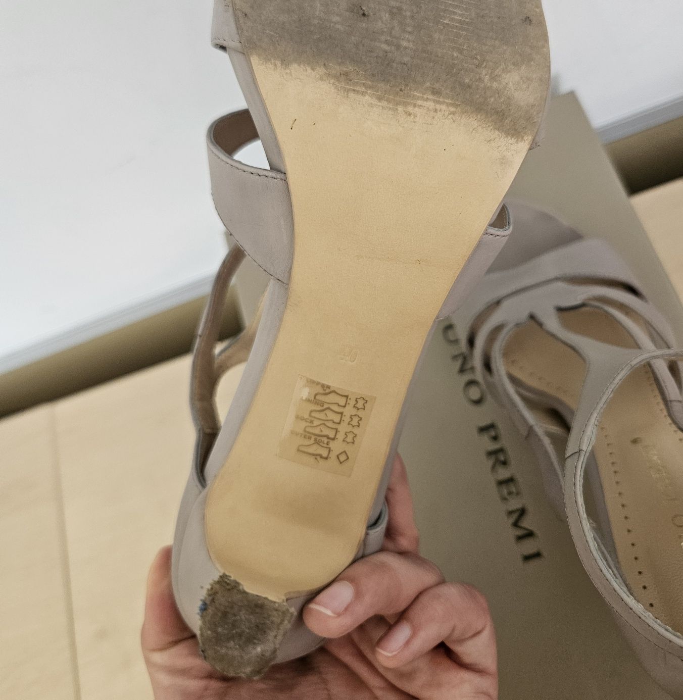 Beżowe buty sandały Bruno Premi skóra