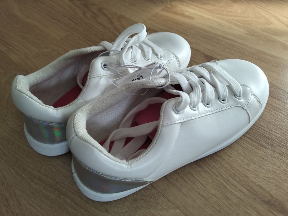 Sapatilhas criança, tamanho 35